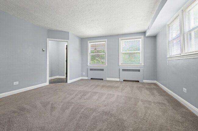 Building Photo - 2600 N Longwood St