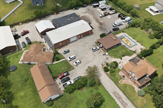 Building Photo - 24134 IL-53