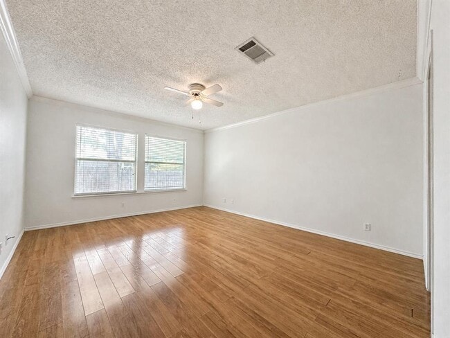 Building Photo - 1903 Balsam Way