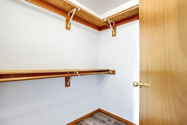 Building Photo - 3BR/2.5BA Two-Story Home in Bethany/NW Portland — Expansive Backyard Deck, Fully Fenced Yard & 2-...