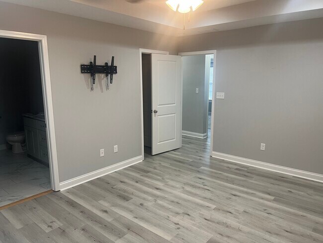 Building Photo - 728 Pleasant Meadow Ln