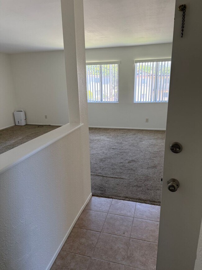 Building Photo - 850 Eucalyptus Ave