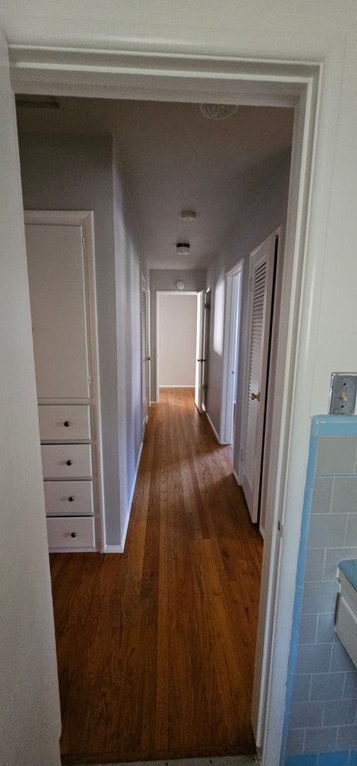 Building Photo - 3 bedroom Riverside home