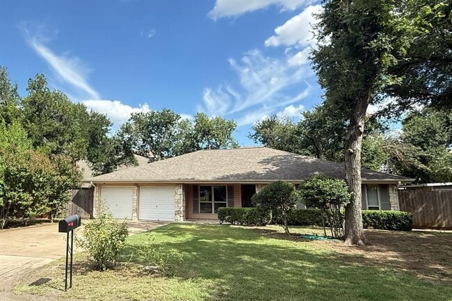 Primary Photo - 9303 Robins Nest Ln