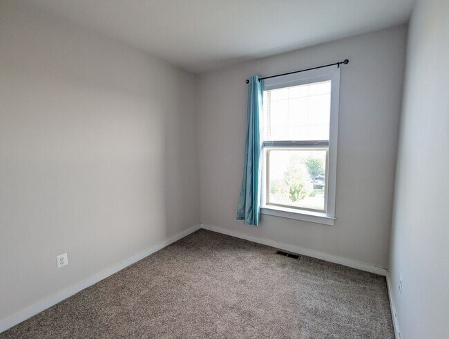 Building Photo - 1129 Lawler Dr