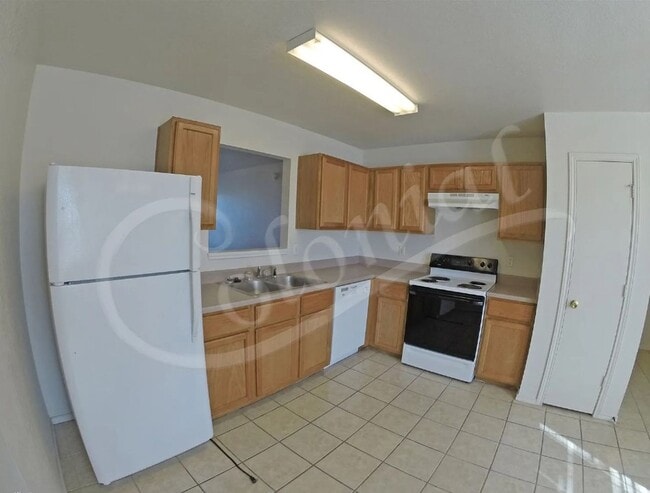 Building Photo - AVAILABLE SOON!!!!!