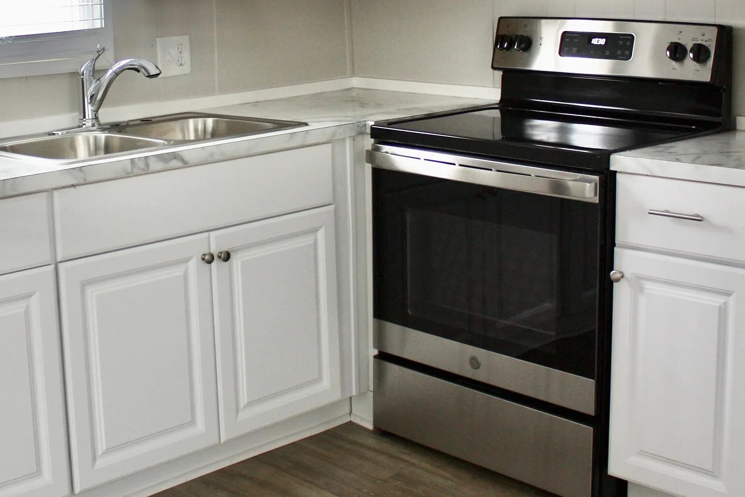 Building Photo - 415 W Limestone Rd