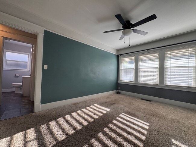 Building Photo - 120 S Roop St