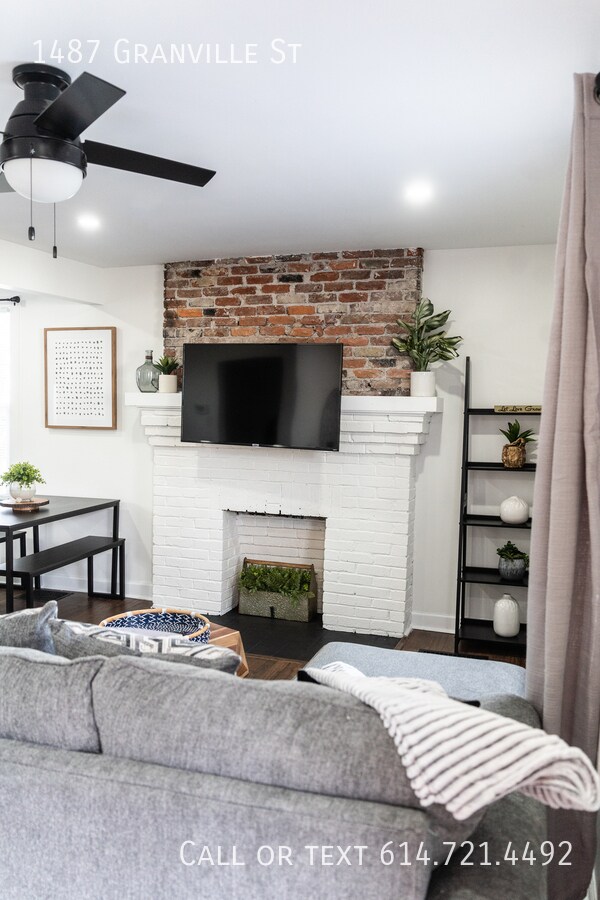 Building Photo - 1487 Granville St