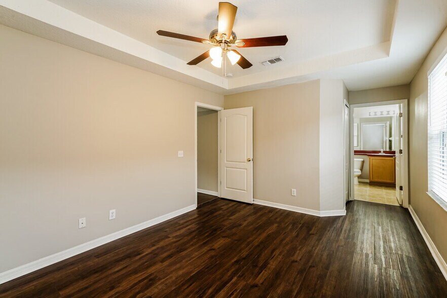 Building Photo - 1405 Marsh Wood Dr