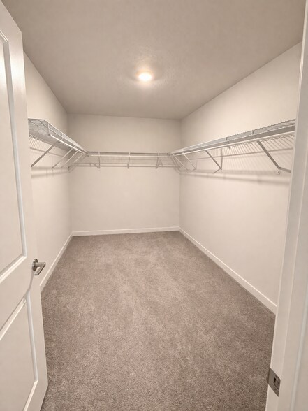 Building Photo - 4011 86th St E