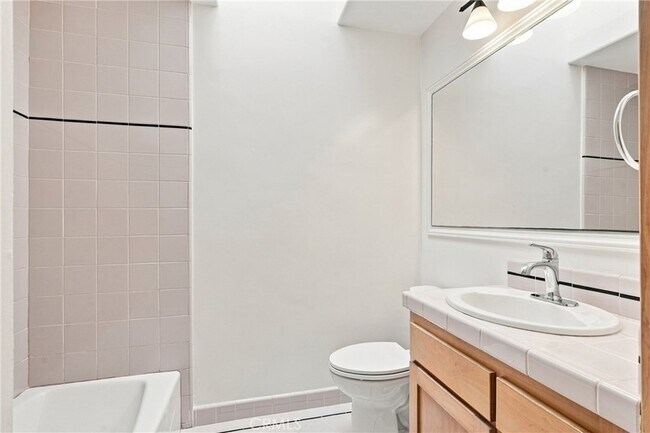 Building Photo - 1408 Harkness St