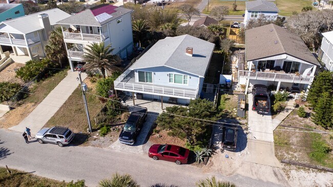 Building Photo - Pelican Way