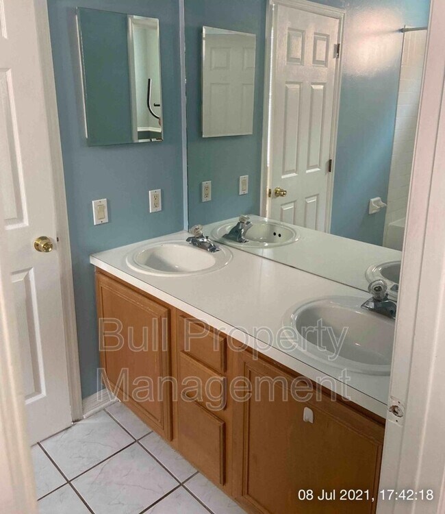 Building Photo - 7830 St Andrews Cir