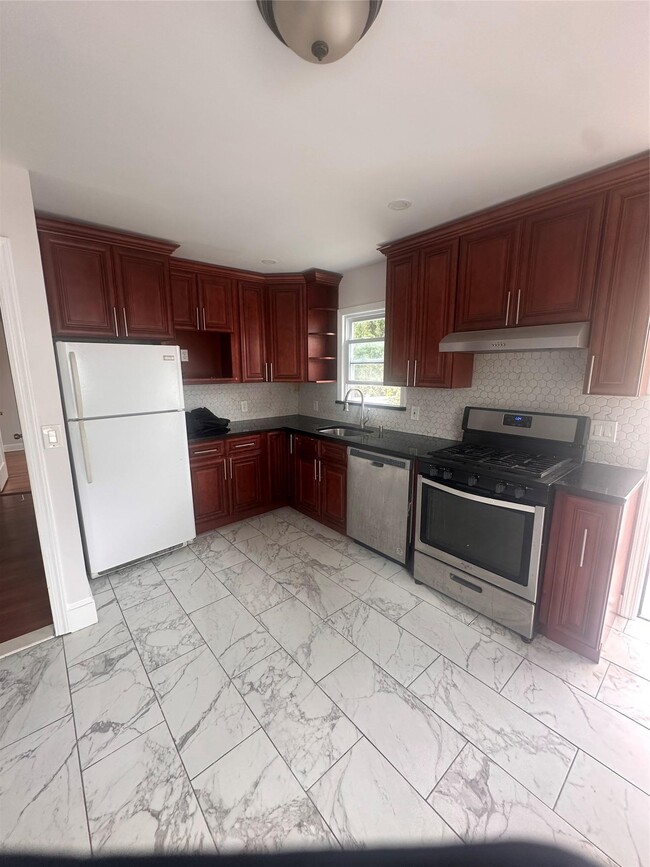 Building Photo - 57 Netherwood Dr