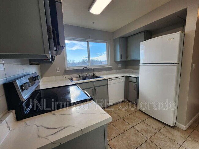 Building Photo - 986 Croke Dr