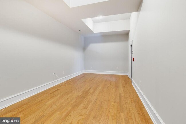 Building Photo - 2136 E Dauphin St