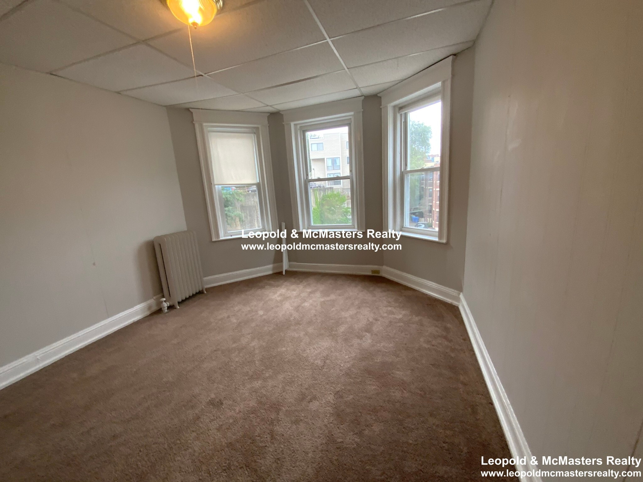 Building Photo - 68 Woodstock Ave