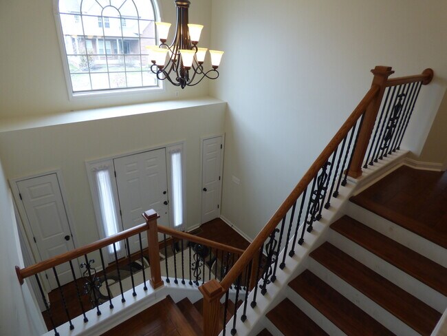 Building Photo - LOVELY HOME in Hamburg; Renovated, Garage, Many Upgrades!