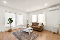 Building Photo - 102 Lockwood Dr