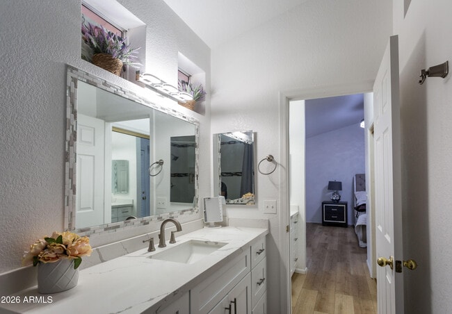 Building Photo - 11015 W Laurelwood Ln