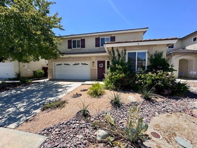 Building Photo - 30997 Oakhill Dr