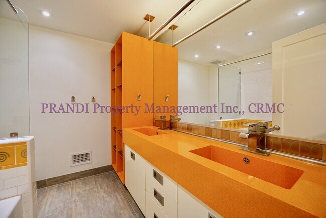 Building Photo - Stunning Seminary Gem, Modern Finishes & P...