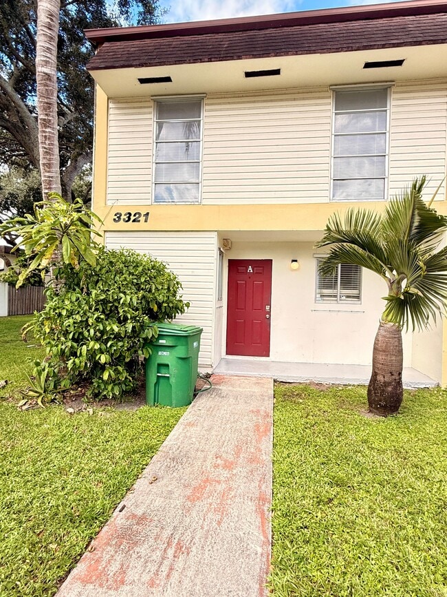 Building Photo - 3321 Farragut St