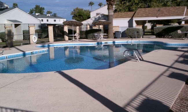 Building Photo - 6521 S La Corta Dr