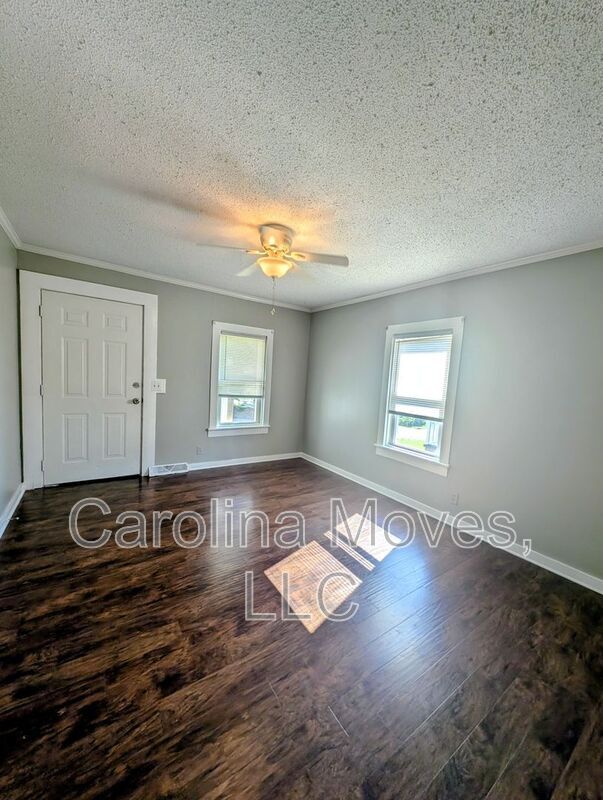 Building Photo - 403 McCrary St