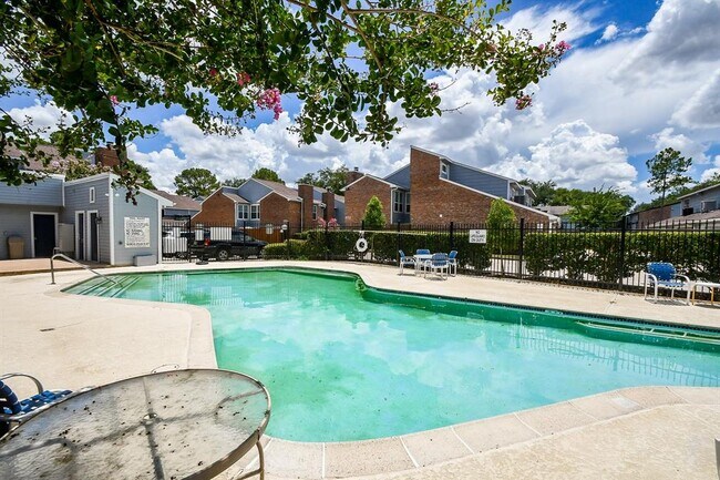 Building Photo - 3200 S Gessner Rd