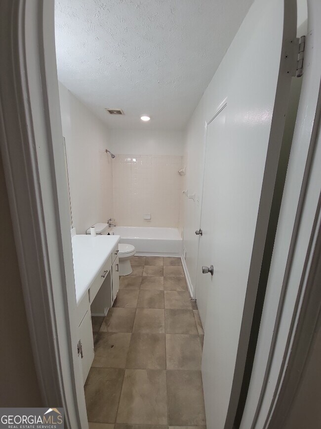 Building Photo - 463 Rock Meadow Dr