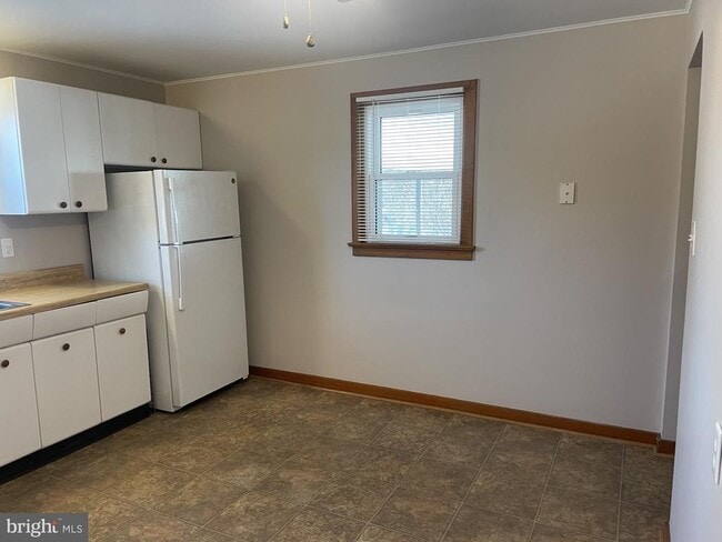 Building Photo - 5017 Mauretania Ave