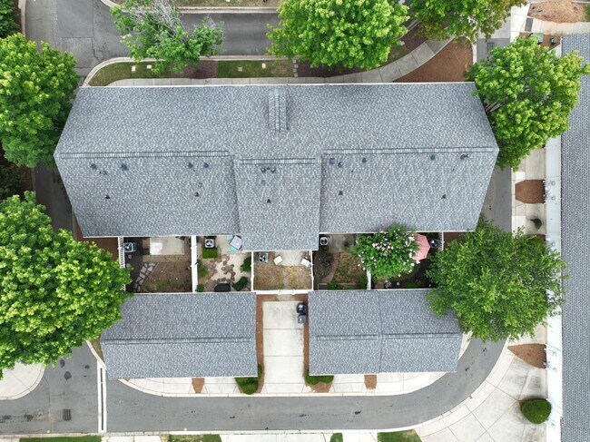 Building Photo - 15449 Goodwood St