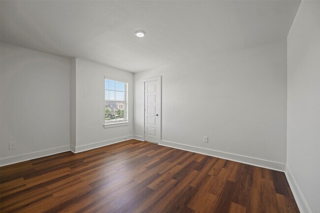 Building Photo - 10603 Whitejacket