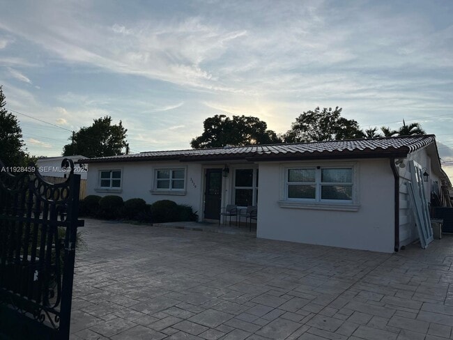 Building Photo - 3520 SW 104th Ave