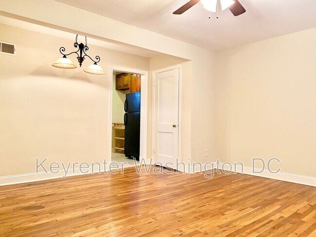 Building Photo - 4615 Central Ave NE