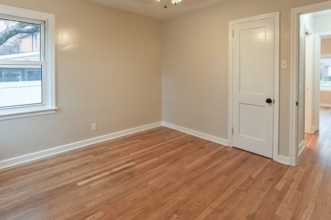 Building Photo - Charming Single Family in Camp Hill