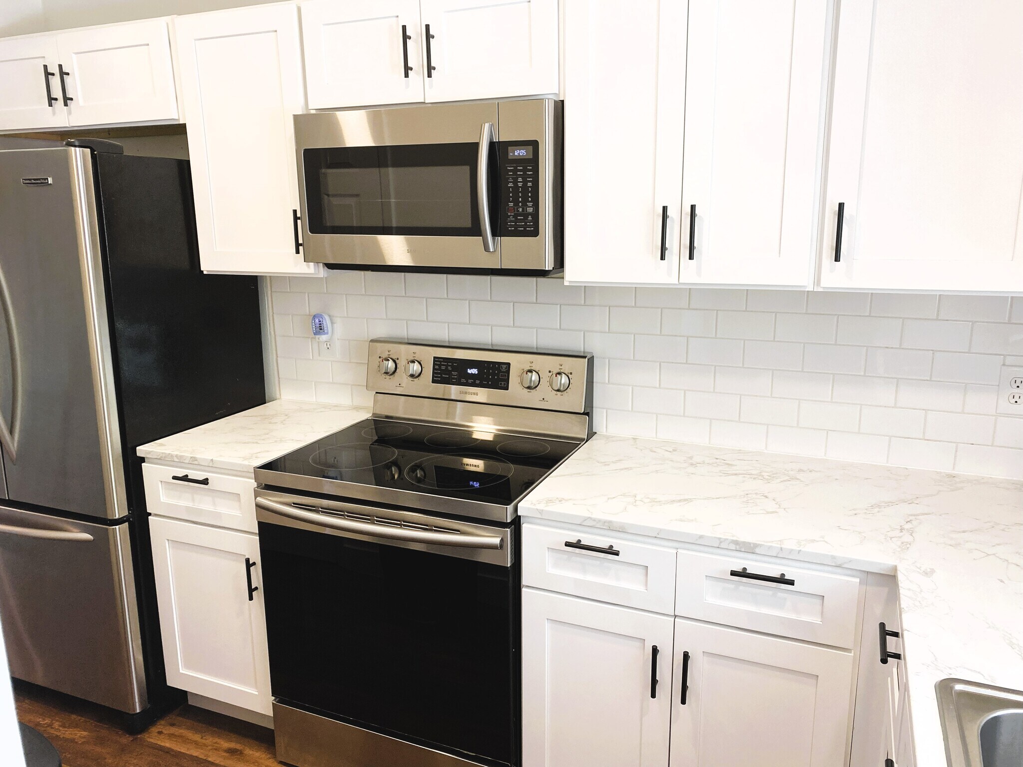 Building Photo - 9345 Green Meadows Way