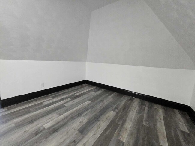 Building Photo - Charming 4 Bedroom 1 Bathroom Home for Rent!