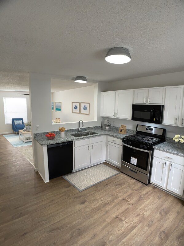 Building Photo - 2511 Bay Oaks Dr