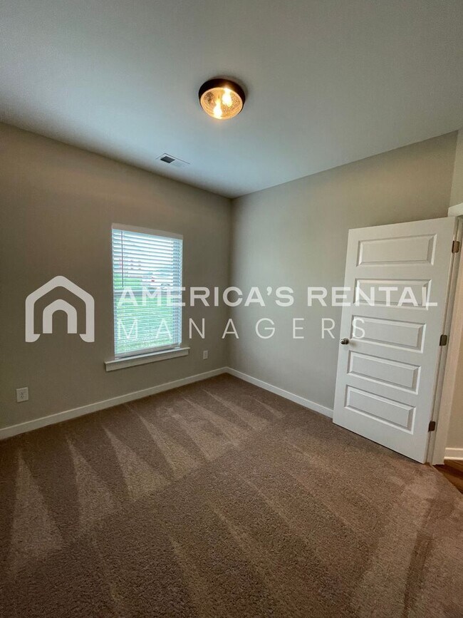 Building Photo - Home for Rent in Eastaboga, AL!!! Availabl...