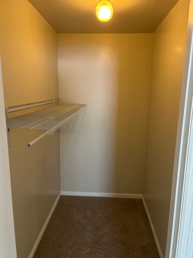 Building Photo - 320 Mt Vernon Rd