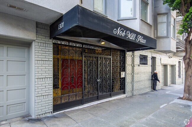 Entrance - Nob Hill Place