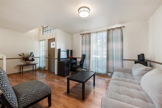 Building Photo - 4601 Castleman Dr