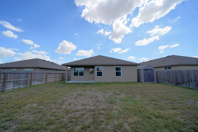 Building Photo - Like New Home in Red River Ranch (Cibolo)! -  Realtor Commission: $500