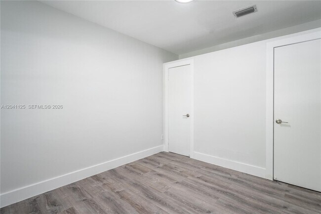 Building Photo - 1691 NE 143rd St
