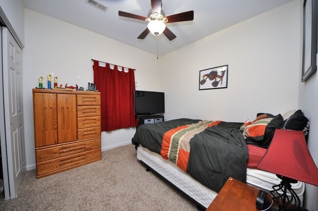 Building Photo - 445 Woolf Rd