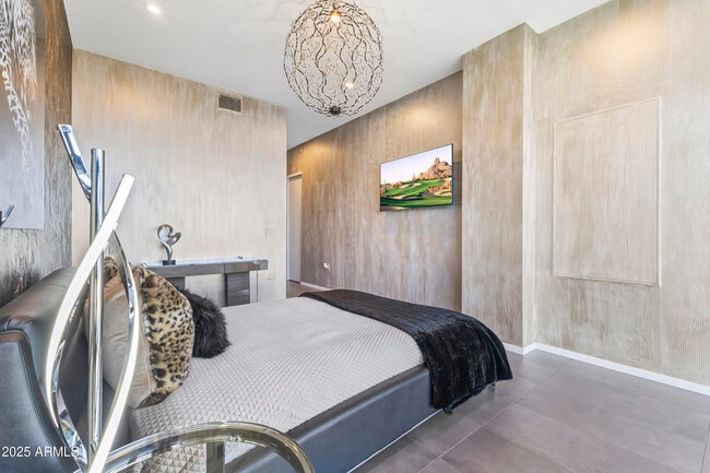 Building Photo - 7180 E Kierland Blvd