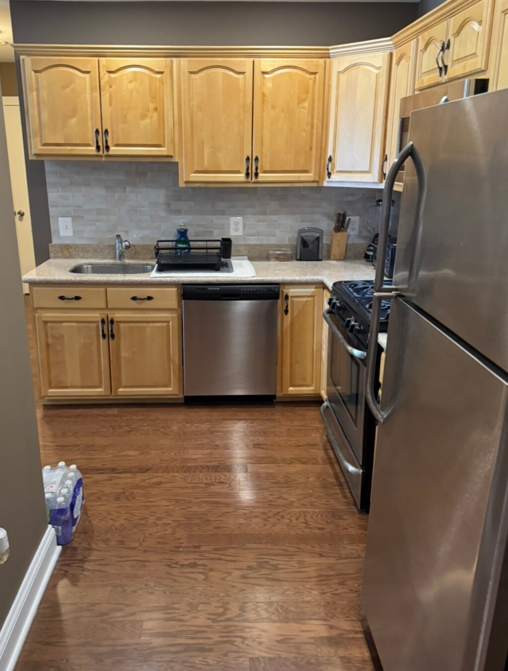 Kitchen - 100 West Ave